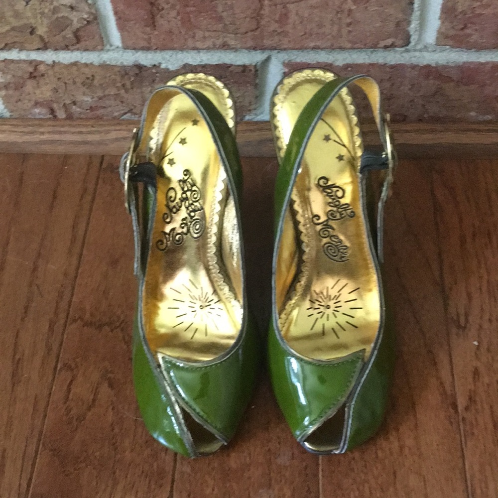 Naughty monkey heels